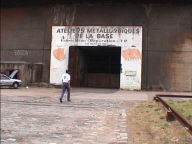 das hintere Einganstor