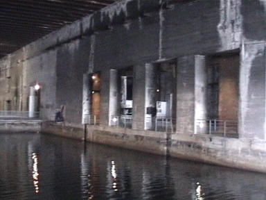 ber das erste Becken