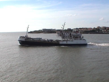 Eine Fhre kommt aus Royan