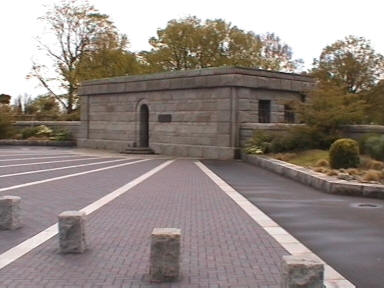 der Friedhofseingang