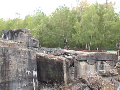 der stark zerst�rte Teil