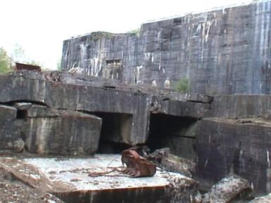 starke Zerst�rung nach Bombenangriffen