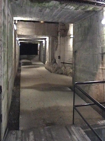 ich stehe neben der T�r