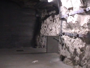 im Felsen