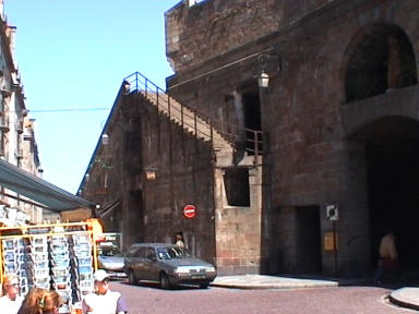 durch dieses Tor m�ssen wir