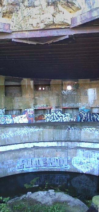 Blick in den Turm durch die Schie�scharte